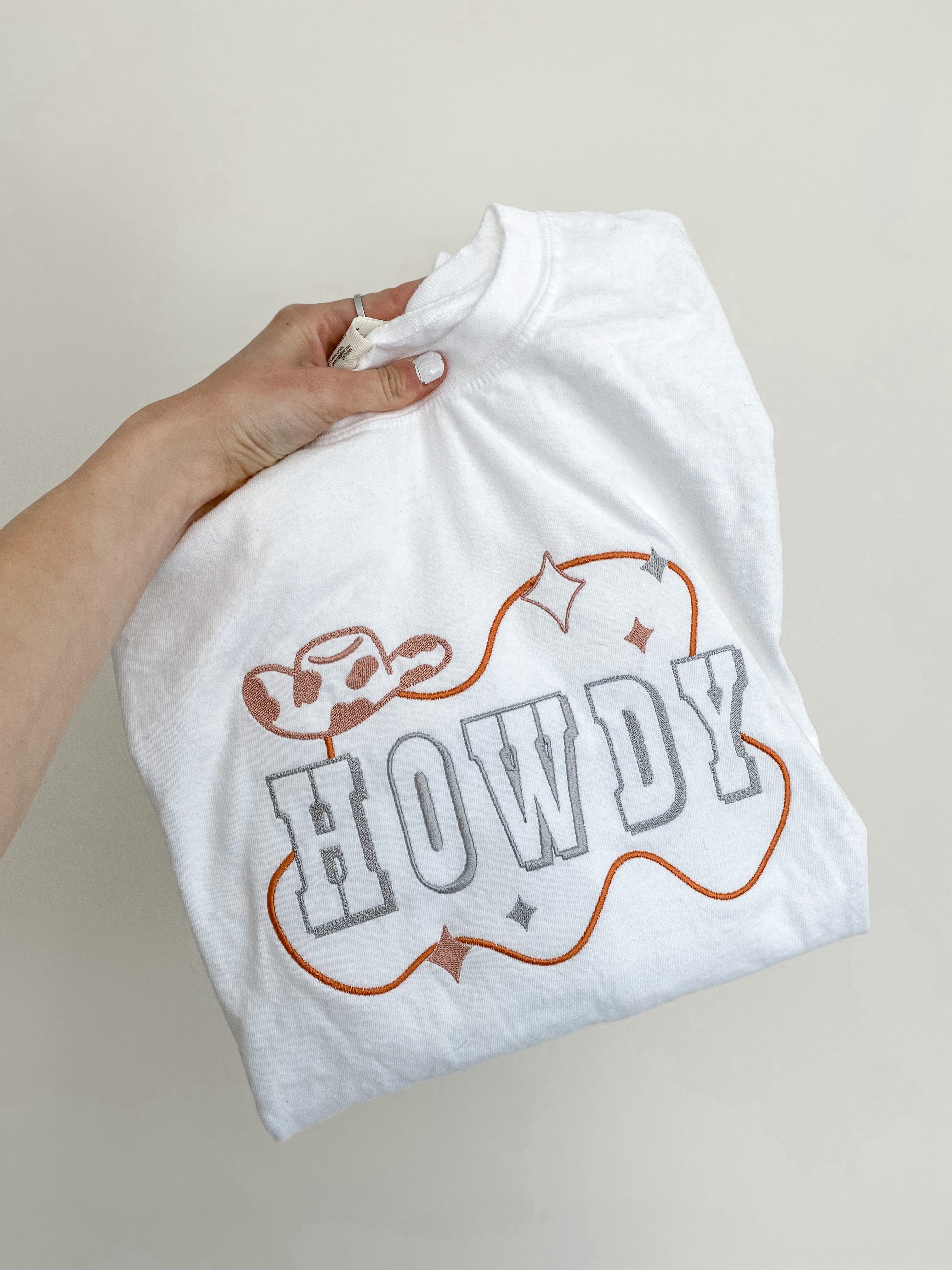 Howdy -- Comfort Colors, Short+Long Sleeve, Sweatshirt – The